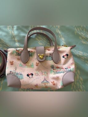 Stoney Clover Lane Disneyland Pouchette 01